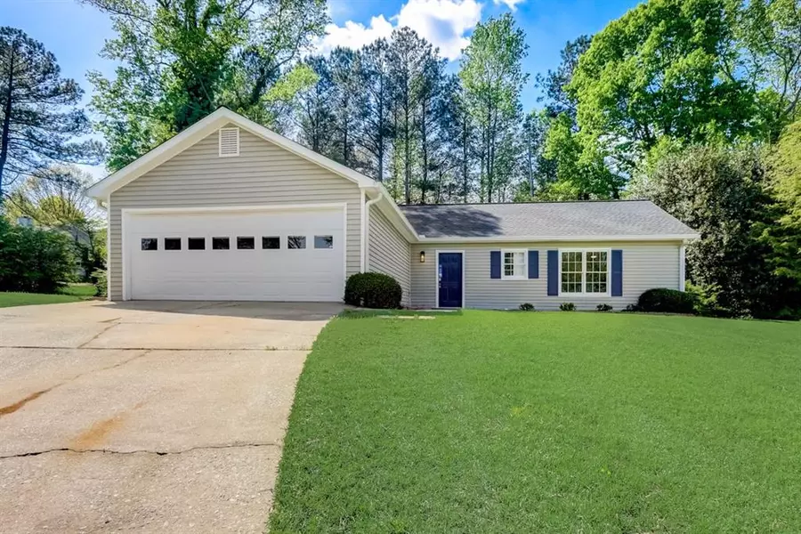 212 Harlee LN, Lawrenceville, GA 30046