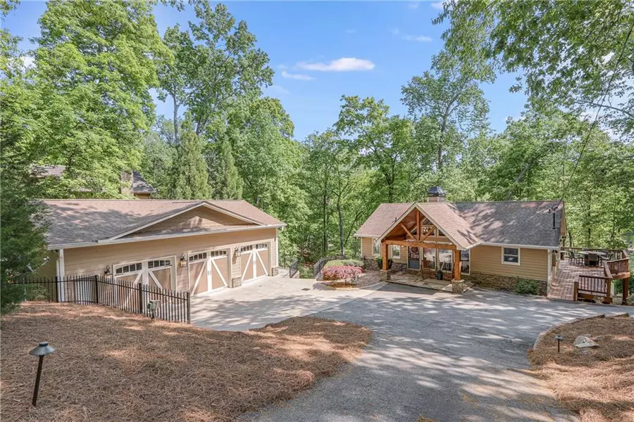 9055 Walnut Cove LN, Gainesville, GA 30506