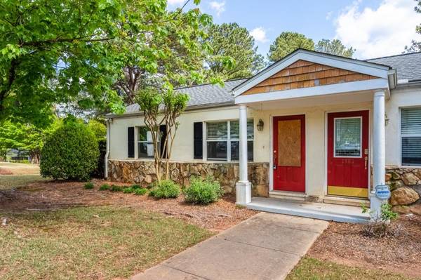 1583 Stone Gate LN, Atlanta, GA 30317