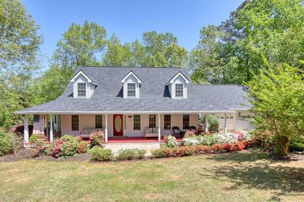 23 Rocky CIR NE, White, GA 30184