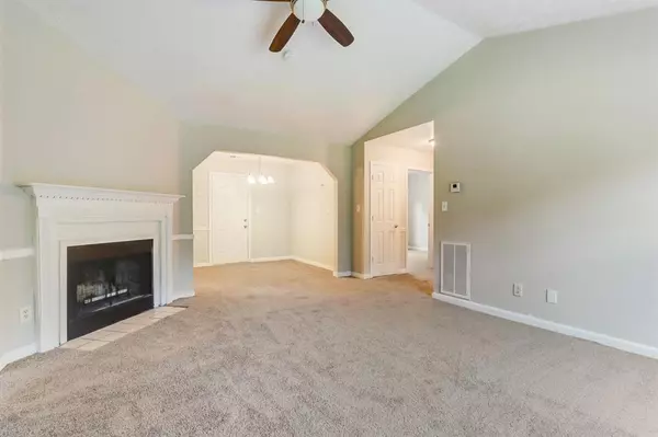 Newnan, GA 30263,779 E Newnan RD