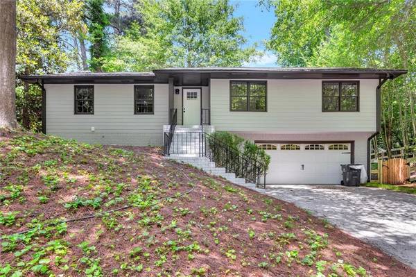 215 Windflower TRCE, Roswell, GA 30075