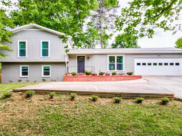 285 Windflower TRCE, Roswell, GA 30075