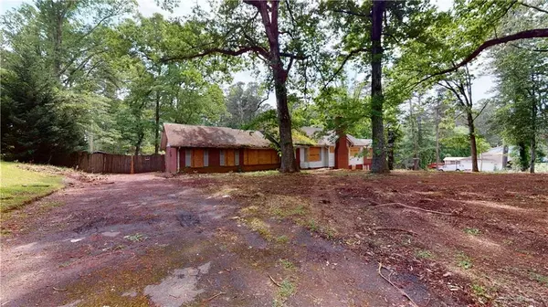 2482 Ben Hill RD, East Point, GA 30344