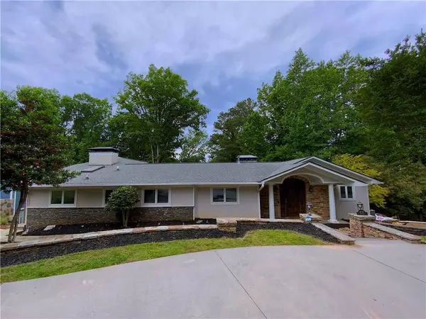 6727 Crestwood Peninsula, Flowery Branch, GA 30542