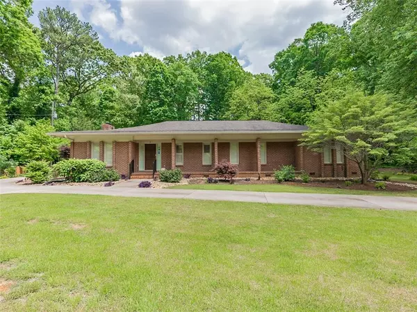 2137 Deer Ridge DR, Stone Mountain, GA 30087
