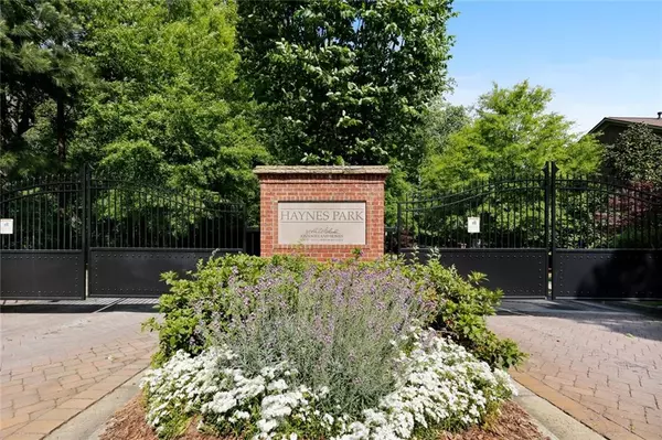 201 Nottaway LN, Alpharetta, GA 30009