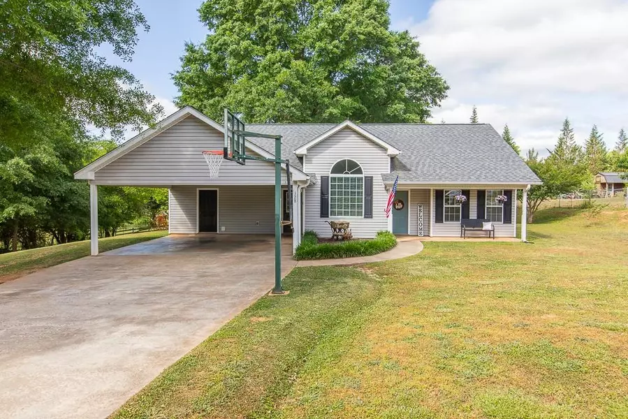 128 Summit LN, Carnesville, GA 30521