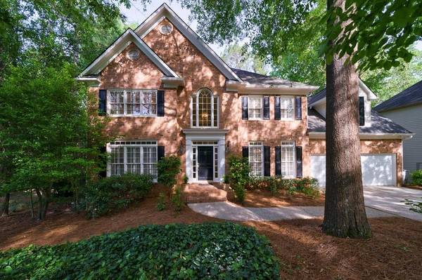 125 Lochland CIR, Roswell, GA 30075