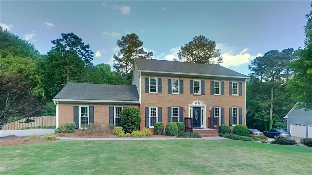 2502 Meadowglen TRL, Snellville, GA 30078