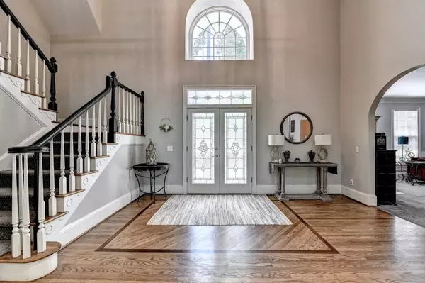 Alpharetta, GA 30022,3740 Hedgecliff CT