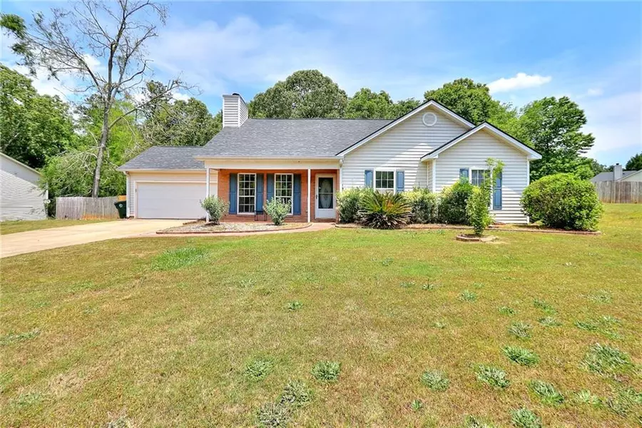 631 Magnolia DR, Loganville, GA 30052