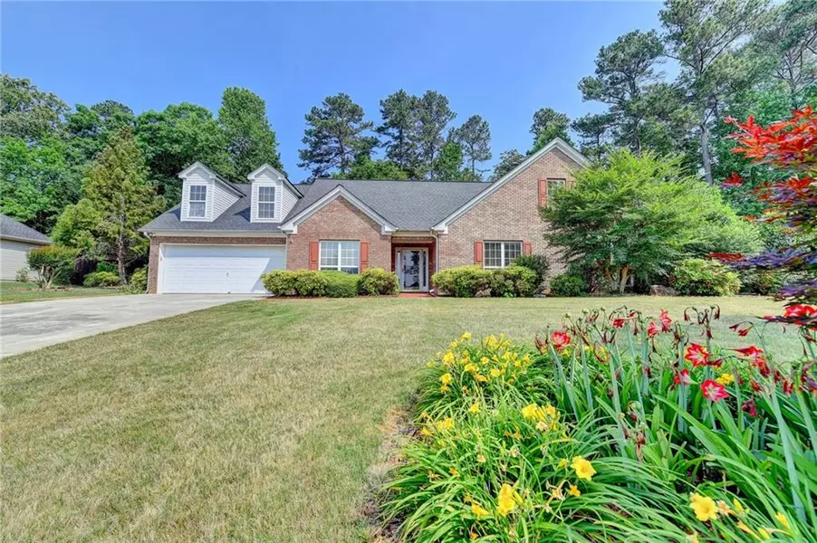 1395 Fountain Cove LN, Lawrenceville, GA 30043