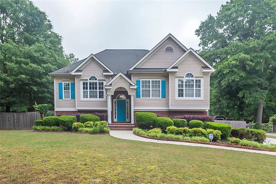 3277 Skyview DR, Lithia Springs, GA 30122