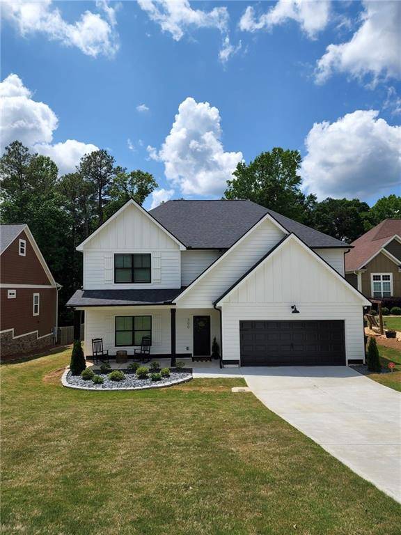 300 Wooded Glen LN, Carrollton, GA 30117