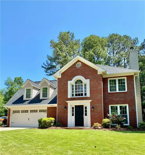 2226 Hillbriar DR, Buford, GA 30518