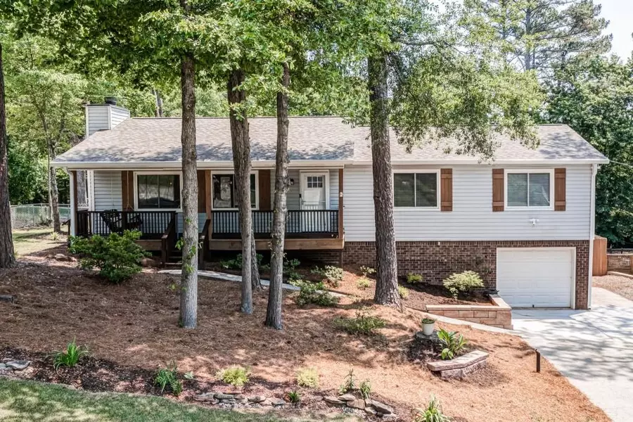 573 Rivercrest DR, Woodstock, GA 30188