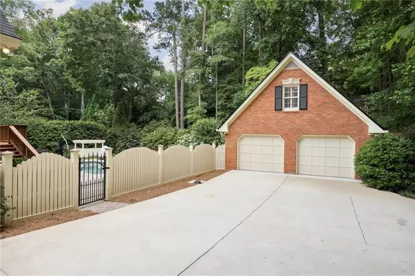 Sandy Springs, GA 30328,935 Ivy Falls DR