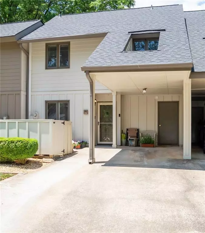 Marietta, GA 30067,894 Cedar Creek CT SE