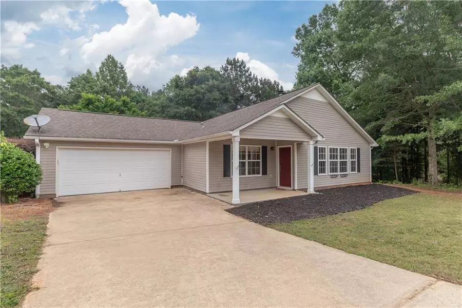 59 Akers Lake DR, Moreland, GA 30259