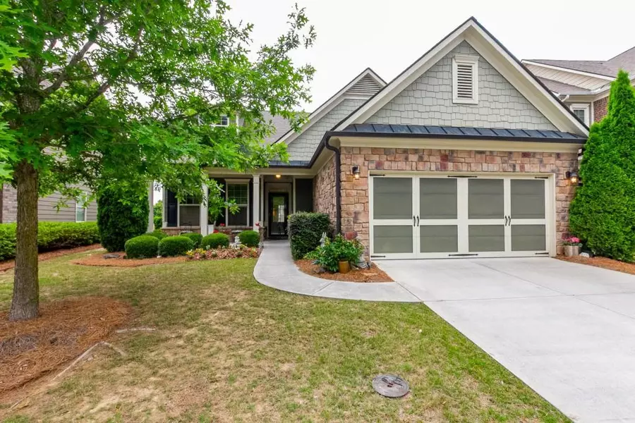 6820 Golden Bud LN, Flowery Branch, GA 30542