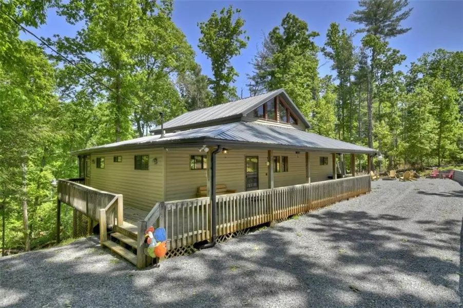 150 Zenith TRL, Ellijay, GA 30540