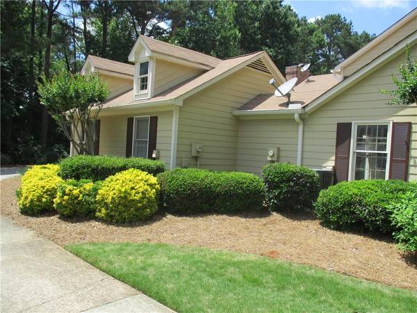 113 Great Oaks LN, Roswell, GA 30075