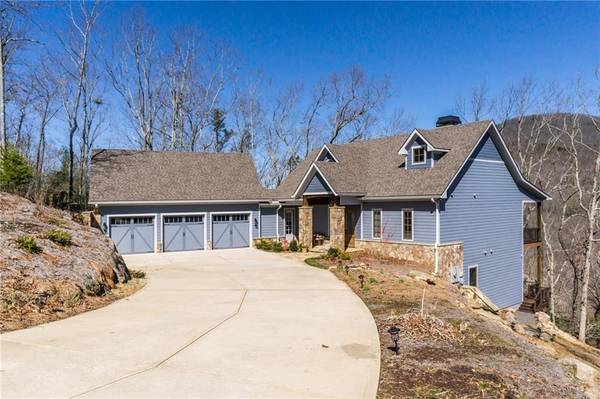 35 Lake Watch Point, Cleveland, GA 30528