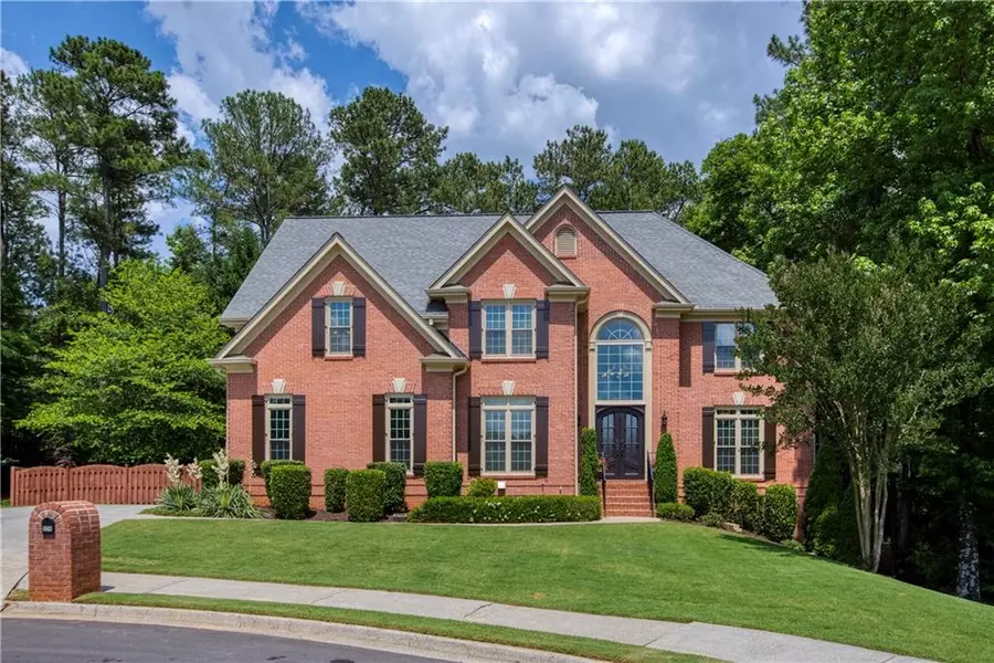 824 Forest Path LN, Alpharetta, GA 30022