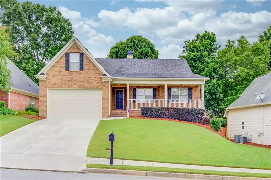 369 Blue Creek LN, Loganville, GA 30052