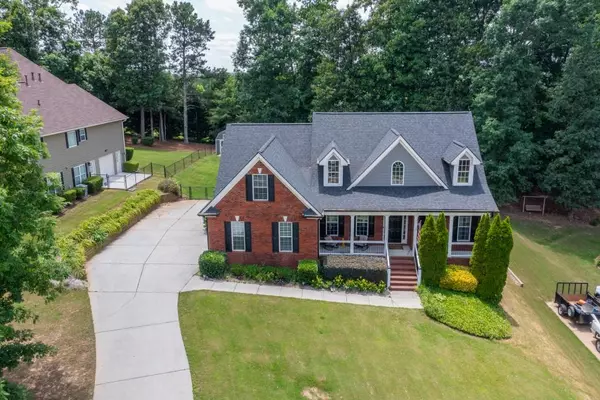 1457 Rock View LN, Loganville, GA 30052