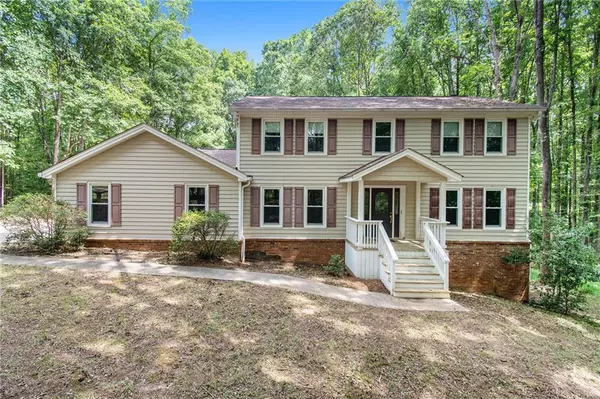 107 Carriage LN, Peachtree City, GA 30269