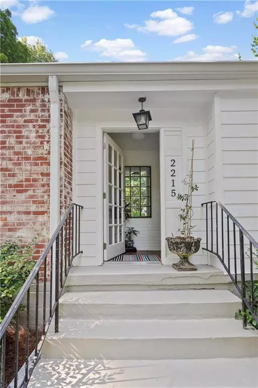 Decatur, GA 30033,2215 Desmond DR