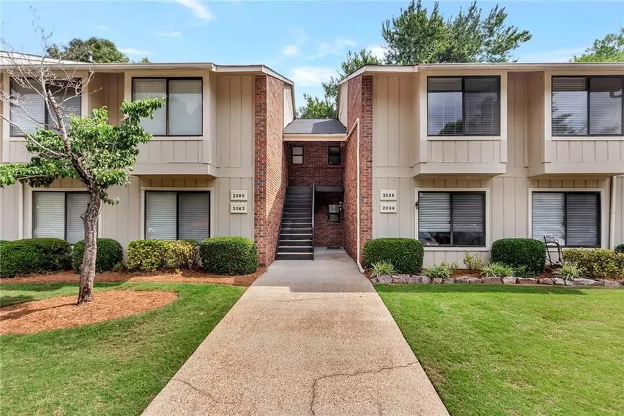 2066 Powers Ferry TRCE, Marietta, GA 30067