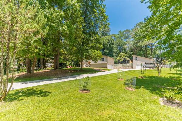 5279 Rockbridge DR, Stone Mountain, GA 30087