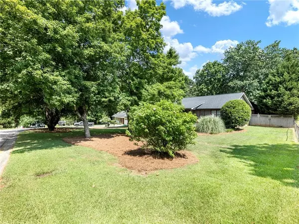 Suwanee, GA 30024,568 Eight Point CT