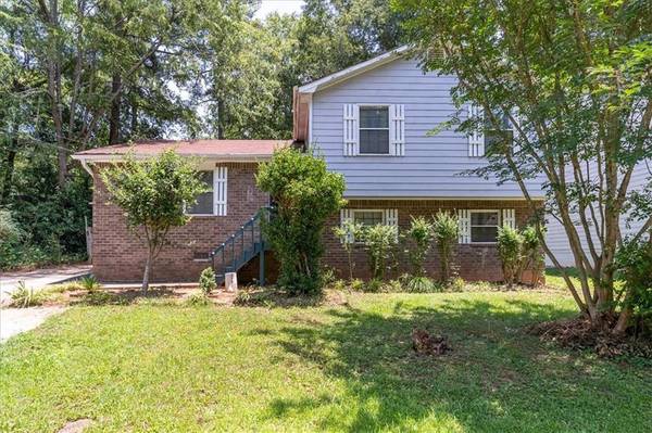 5215 Shawn LN, Stone Mountain, GA 30088