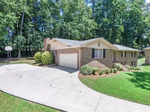 356 Chip RD, Stone Mountain, GA 30087