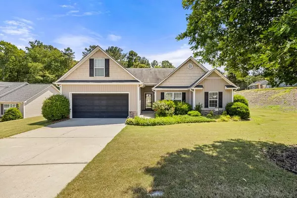 1533 Point South CIR, Bethlehem, GA 30620