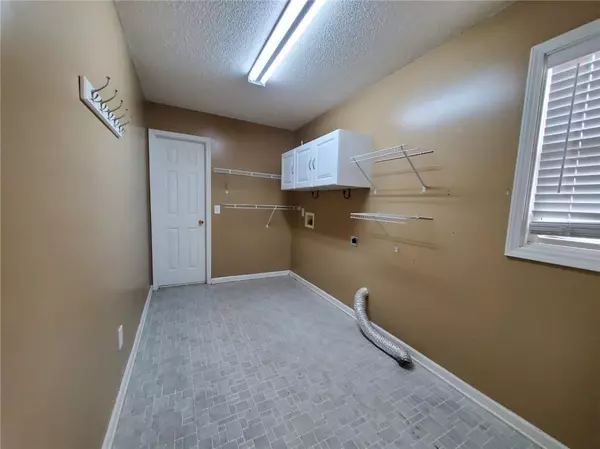 Monroe, GA 30656,835 Walton RD