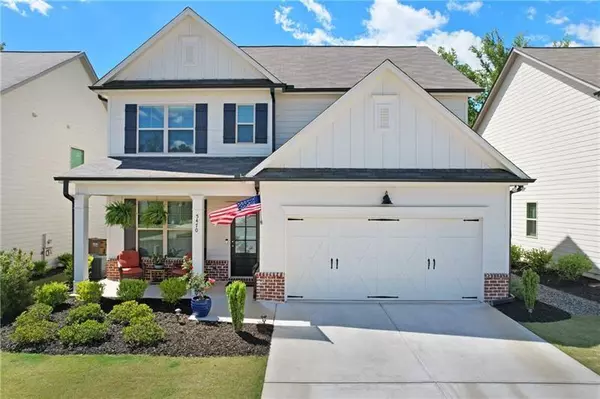 5470 Railway LN, Flowery Branch, GA 30542