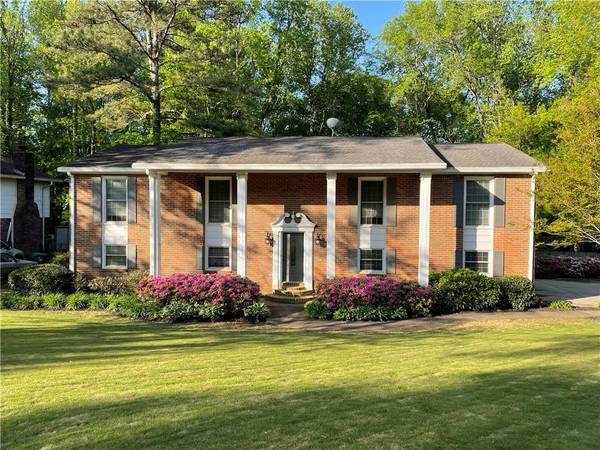 4950 Cambridge DR, Dunwoody, GA 30338