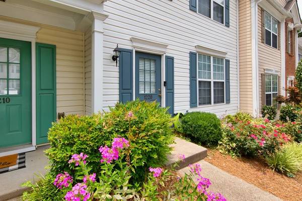 1220 Whitestone RDG, Alpharetta, GA 30005