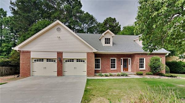 4176 Wayfield DR, Peachtree Corners, GA 30092