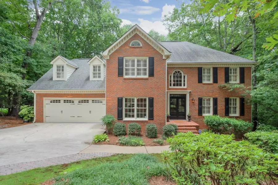 210 Carriage Way LN, Roswell, GA 30076