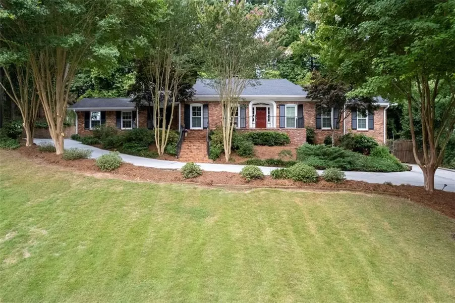 4720 HUNTLEY DR, Sandy Springs, GA 30342