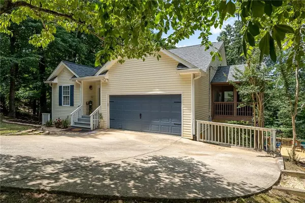 290 Muffle Court, Ellijay, GA 30540