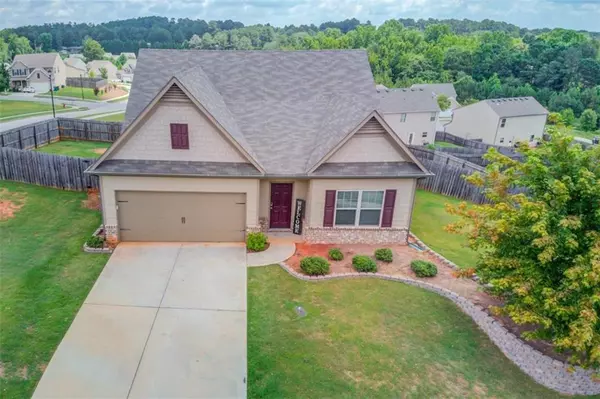 1045 Sutherland DR, Winder, GA 30680