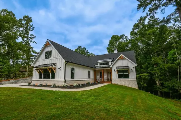 6432 Point Twenty Two, Gainesville, GA 30506