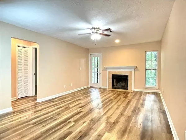 Roswell, GA 30076,376 Teal CT